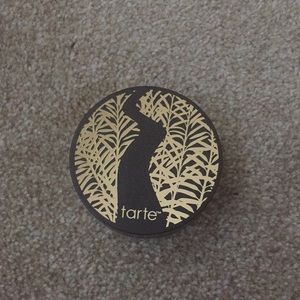 Tarte Smooth Operator finishing powder.